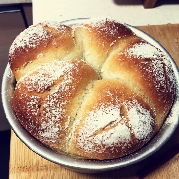 一波长了角的巨蛋面包