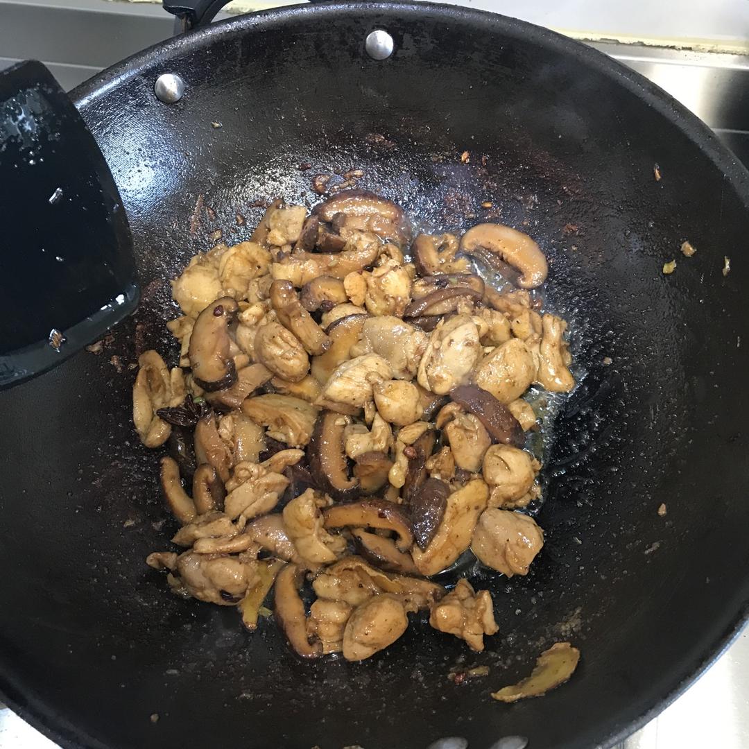 香菇鸡块