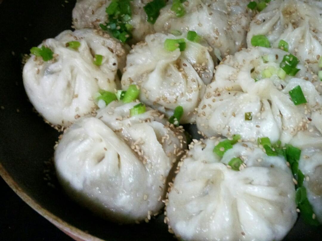 生煎包（新视频。猪肉韭菜莲藕生煎包）