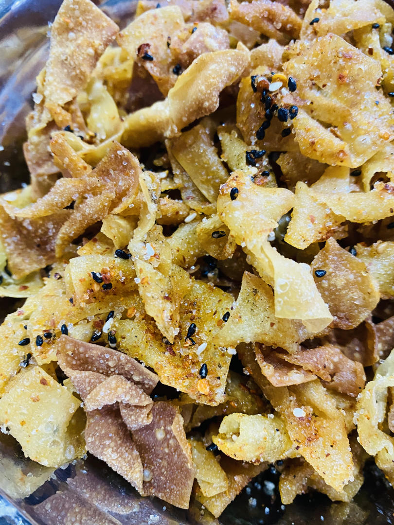 一元钱的追剧零食～炸馄饨皮
