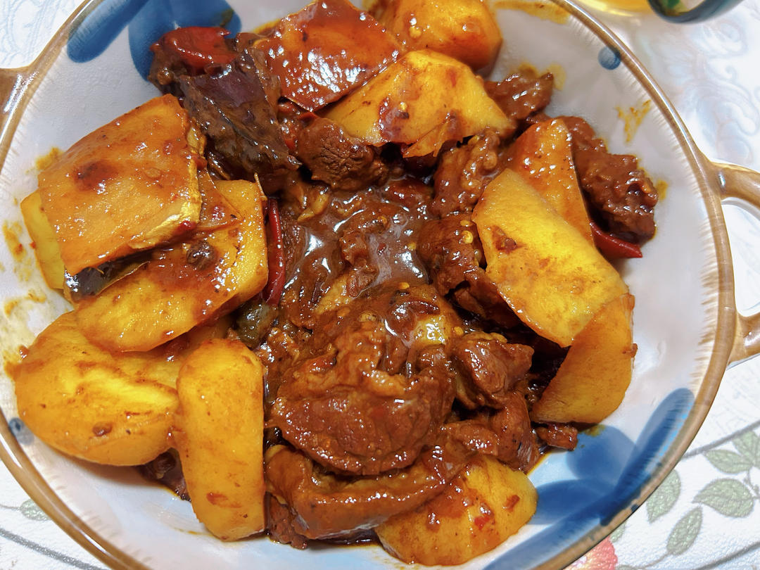 完胜刘一锅的 筋头巴脑炖土豆胡萝卜
