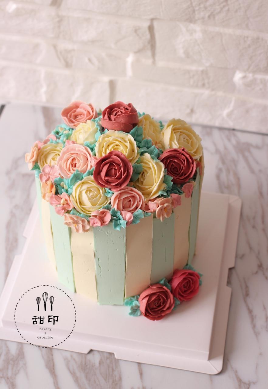 韩式裱花蛋糕之小熊礼盒蛋糕做法攻略