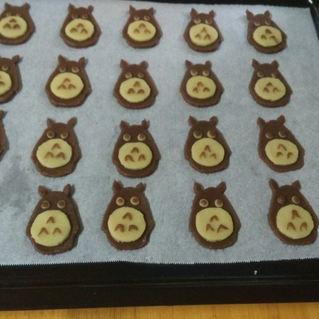 哄娃必备——打伞的龙猫饼干