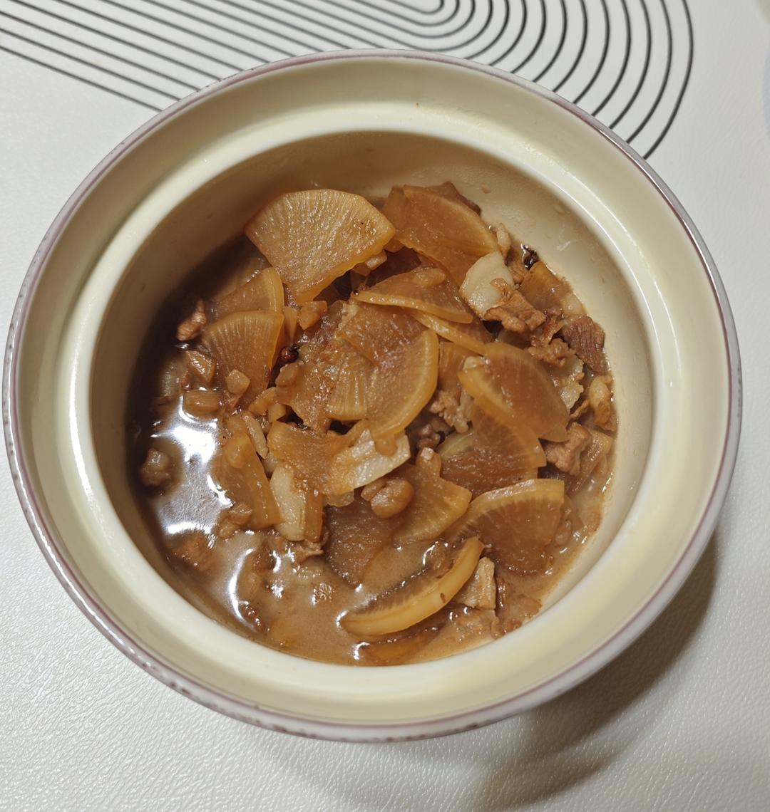 白萝卜炖五花肉