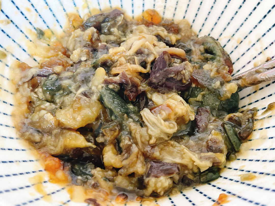 擂辣椒皮蛋茄子