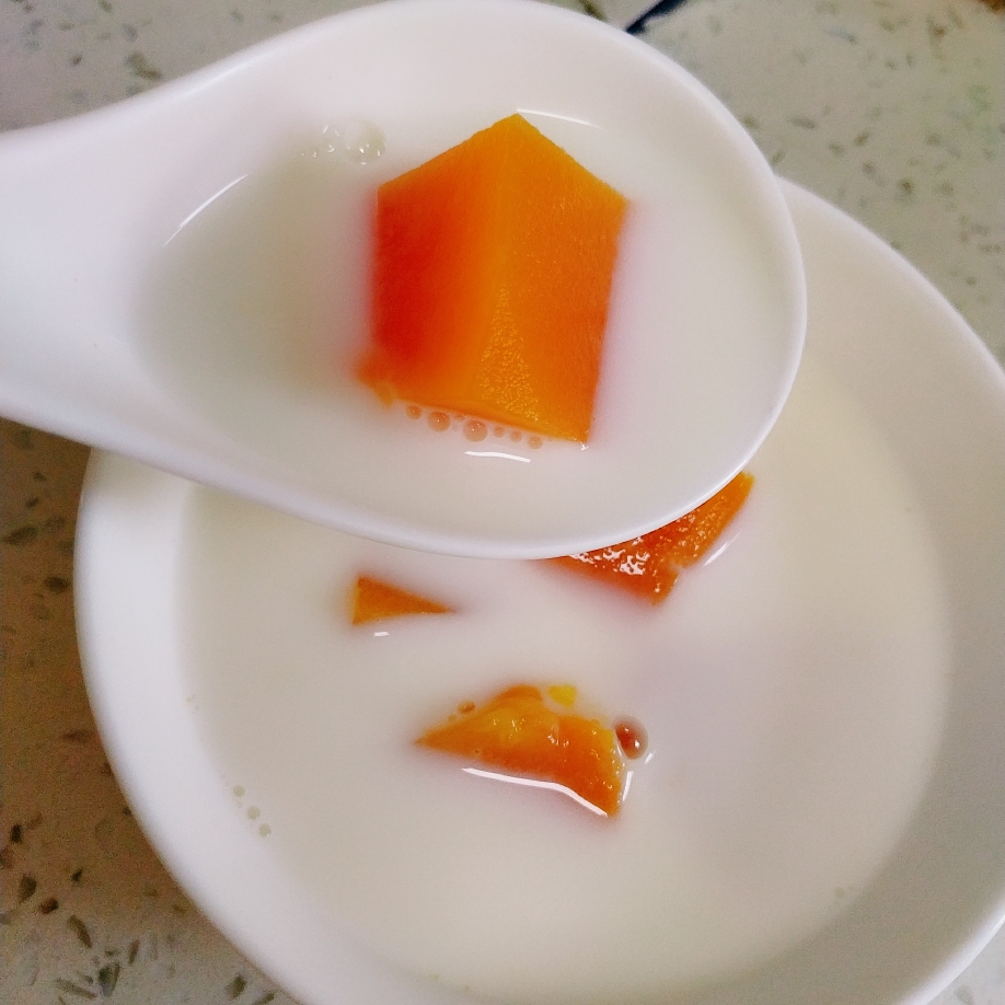 木瓜炖牛奶(养颜还可以下奶)的做法