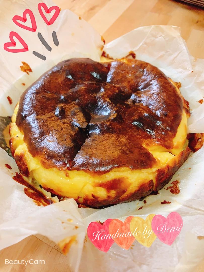 快手的网红basque cheesecake巴斯克焦芝士蛋糕