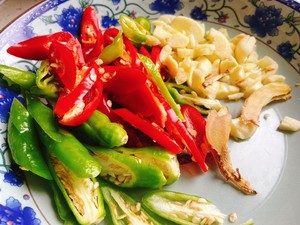 粗暴版的瘦肉炒海参的做法 步骤2