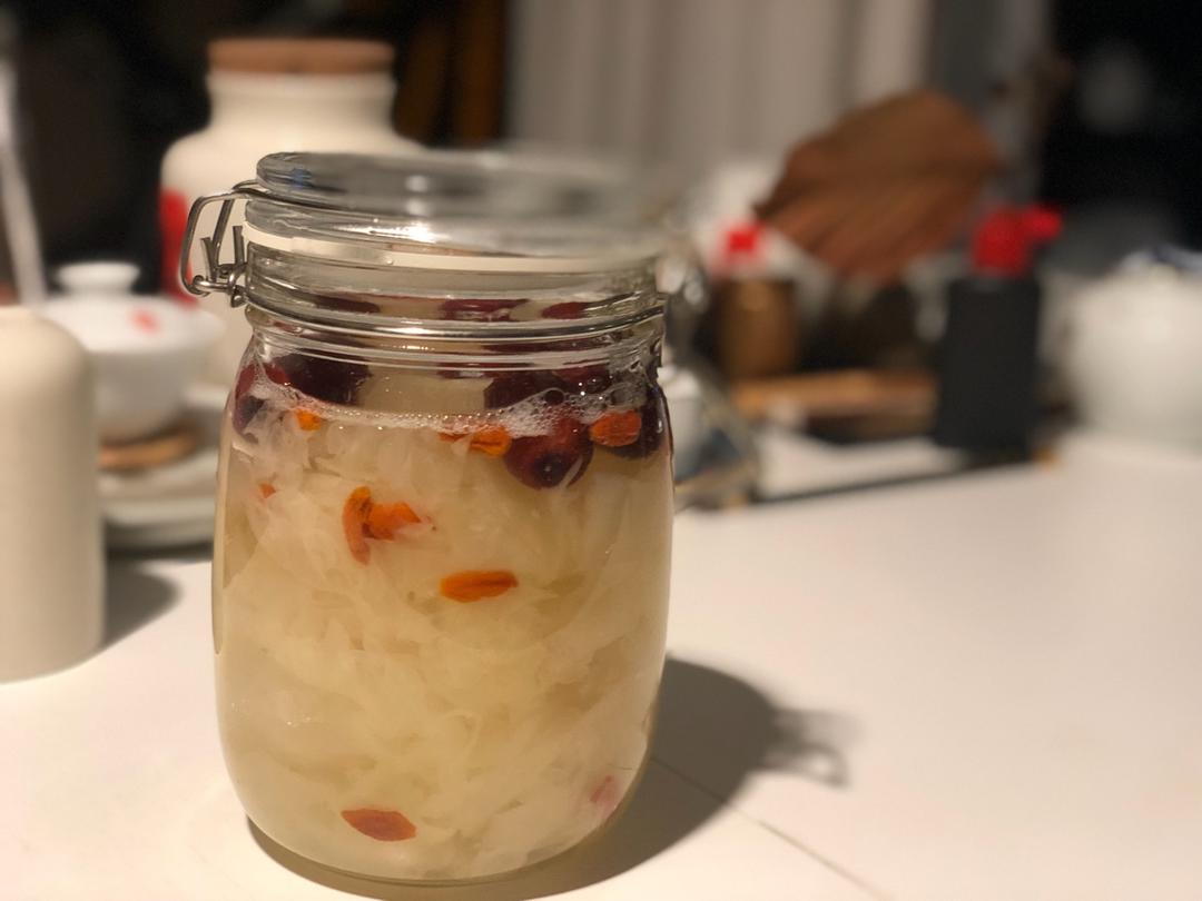 【冰糖雪梨银耳羹】