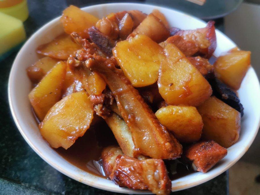 红烧肉炖土豆（丝毫不腻）