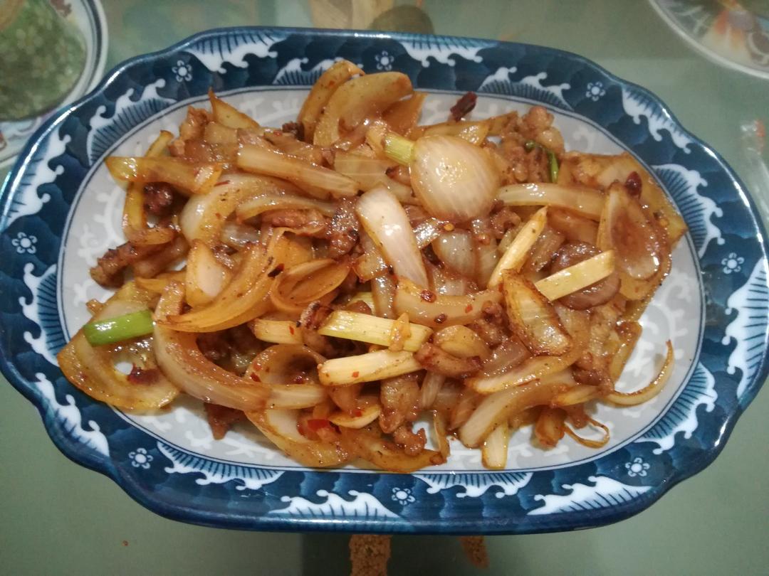 洋葱炒肉