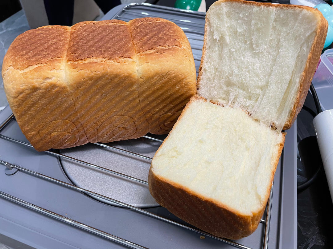 🍞消耗淡奶油吐司｜无黄油｜软绵绵｜奶香浓郁