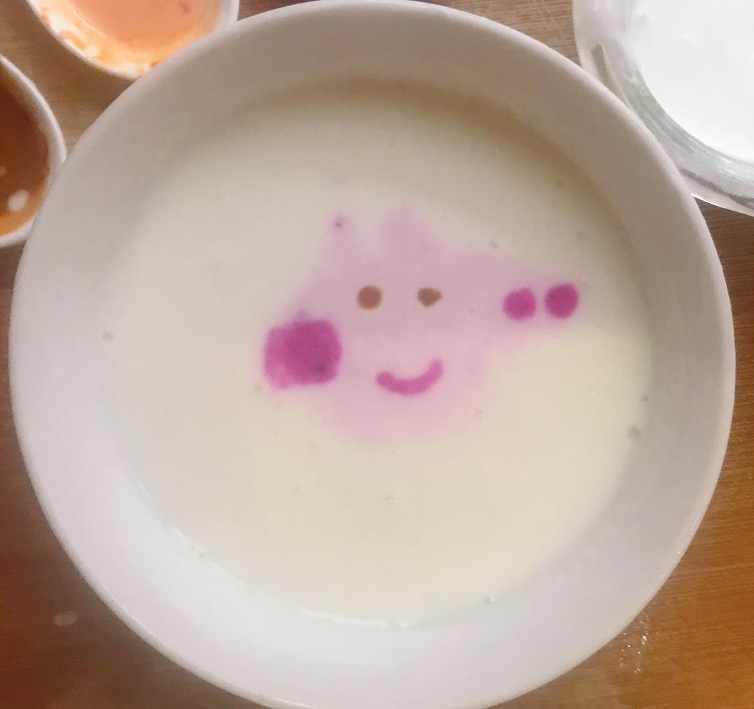 佩奇酸奶拉花