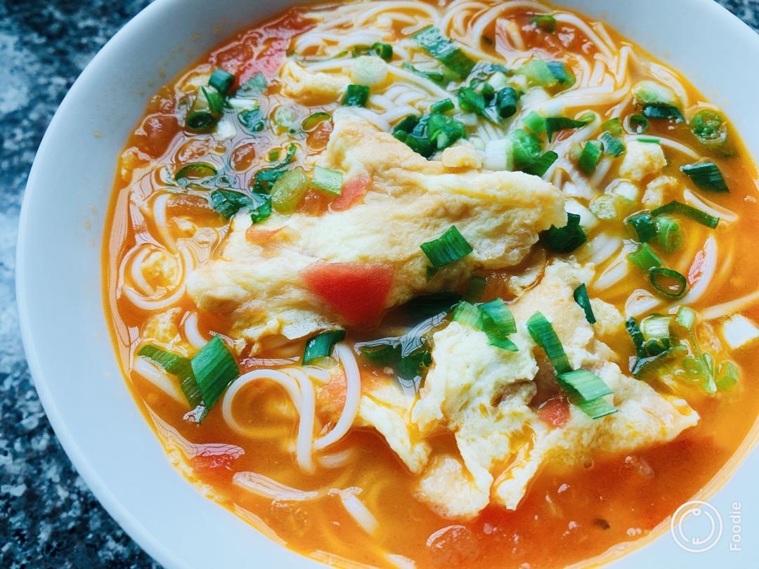最家常的普通汤面——西红柿鸡蛋龙须面