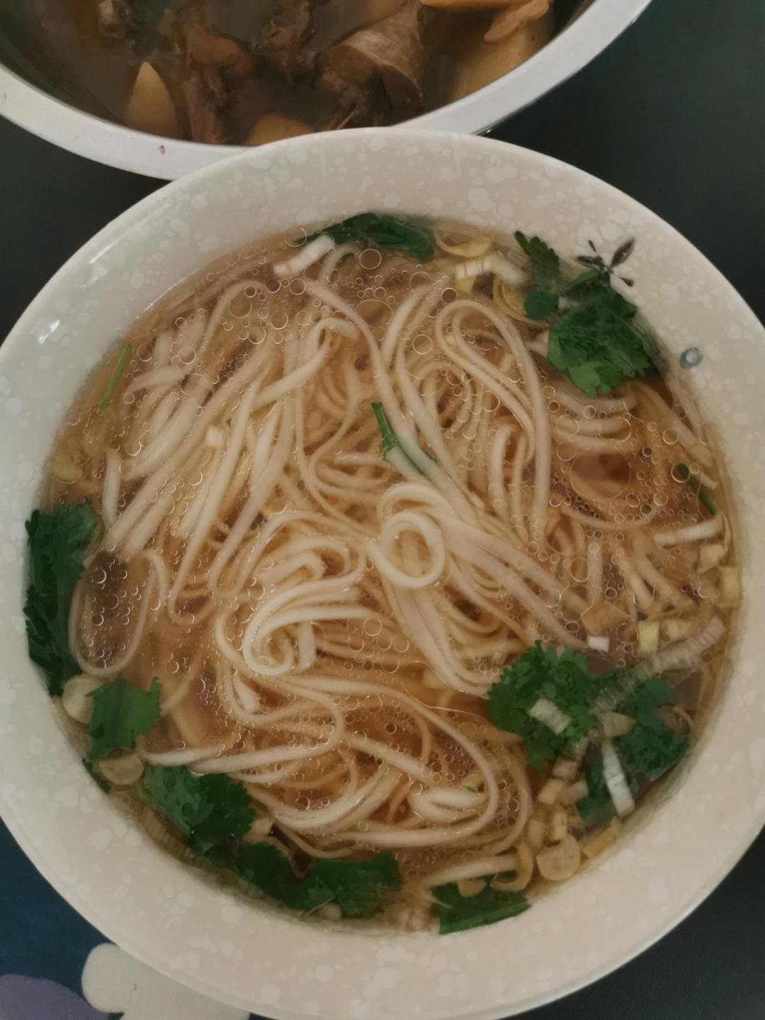 超简单的10分钟做好-热汤面