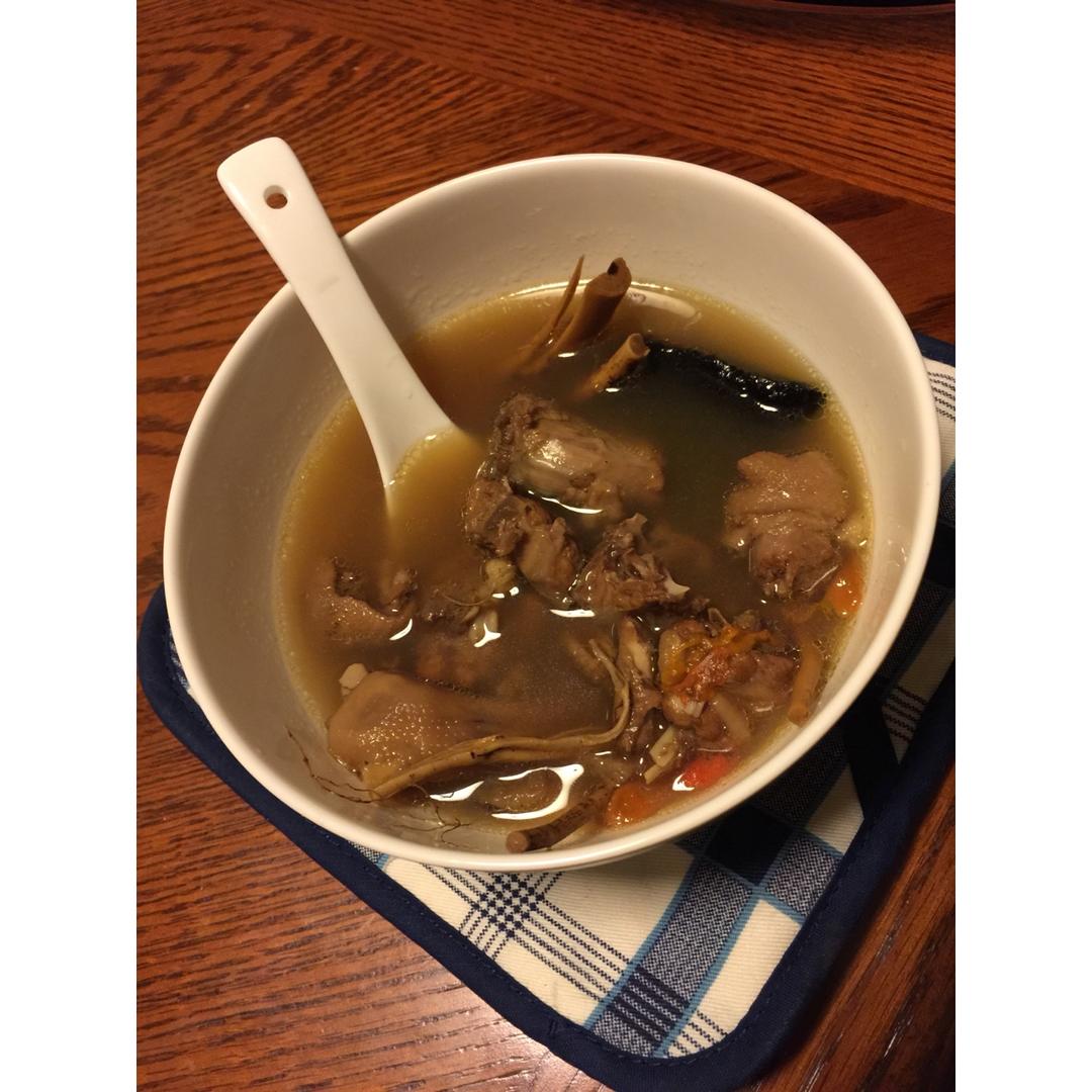 五指毛桃老鸡汤