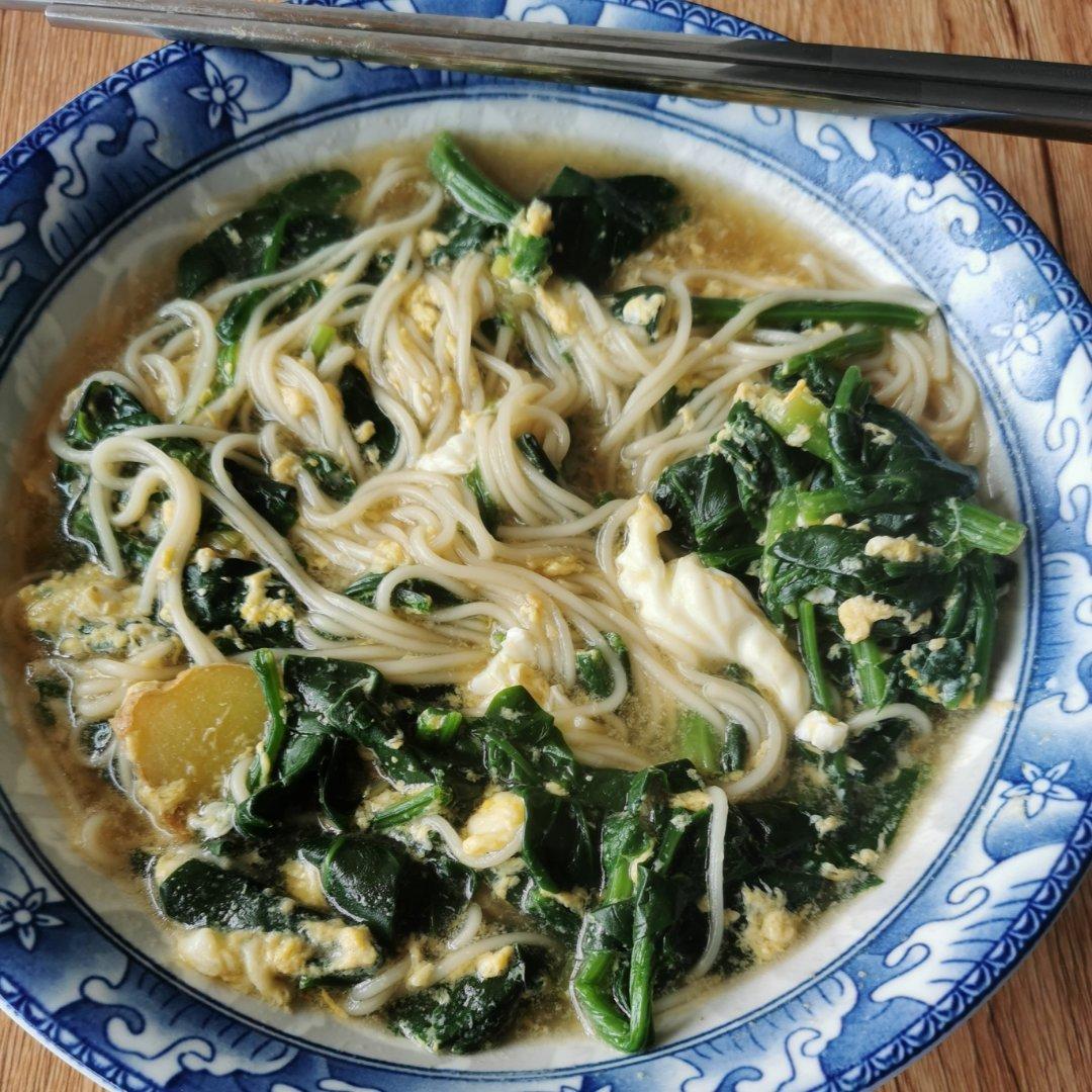 菠菜鸡蛋清汤面