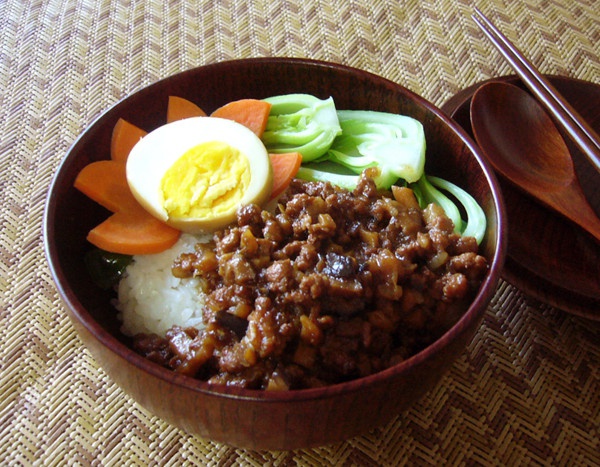 台式卤肉饭