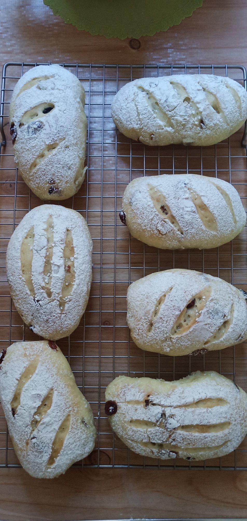 燕麦·核桃·葡萄干软欧包