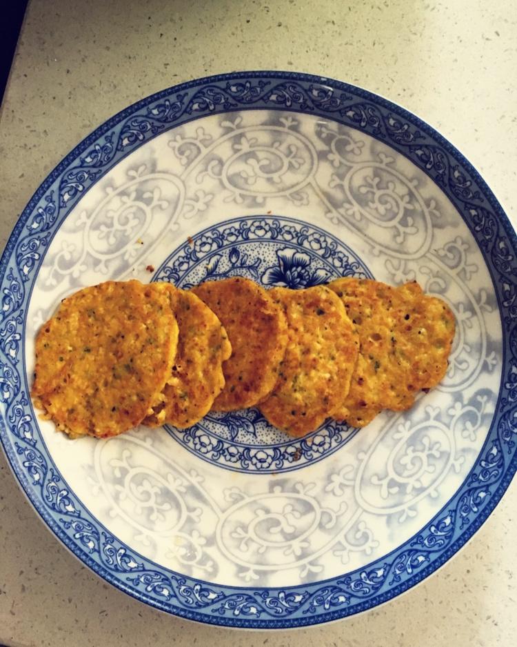 辅食-香煎干贝饼