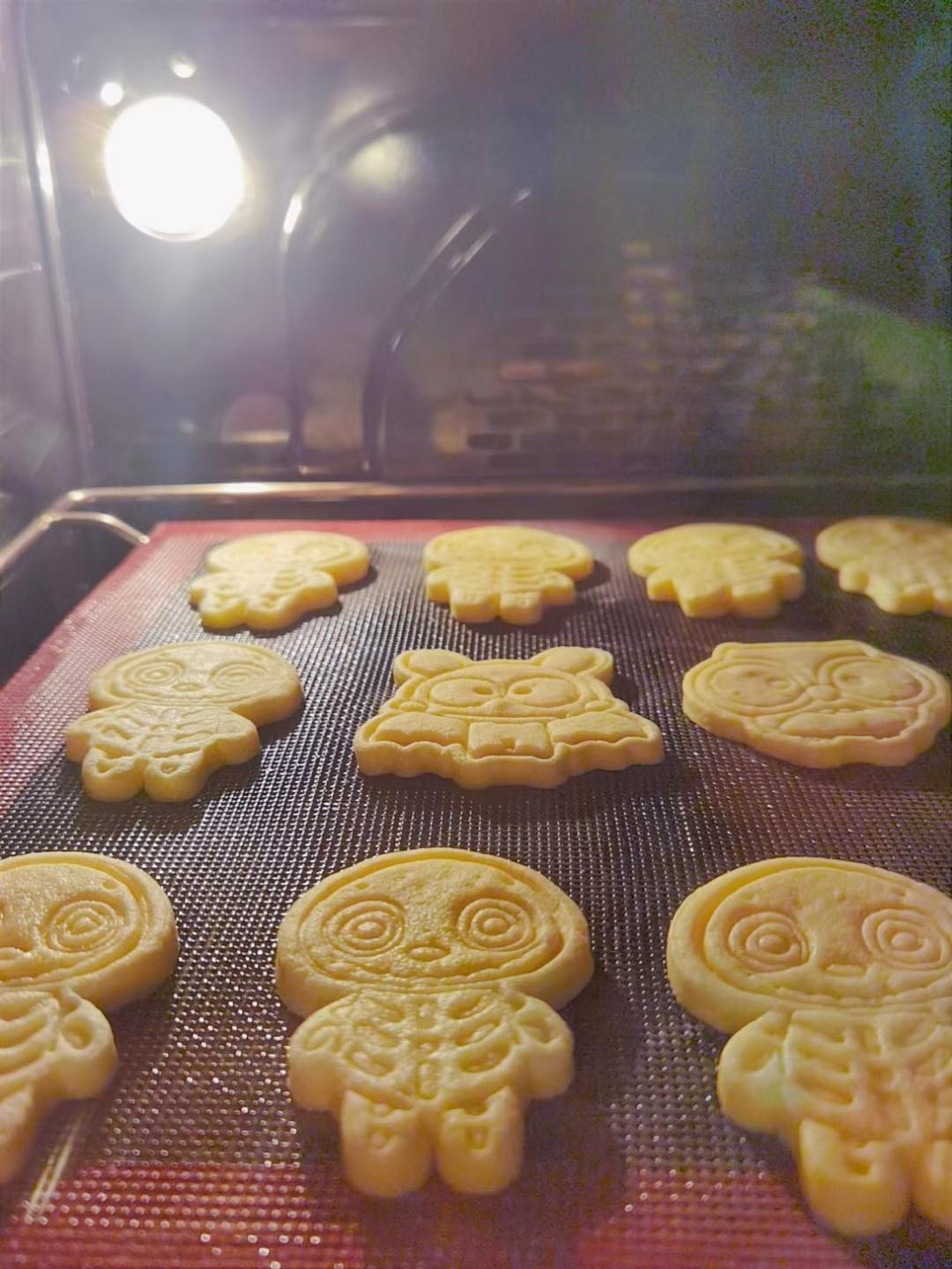 超简单！好吃又平整的糖霜饼干底的做法（附贴心小提示哦）