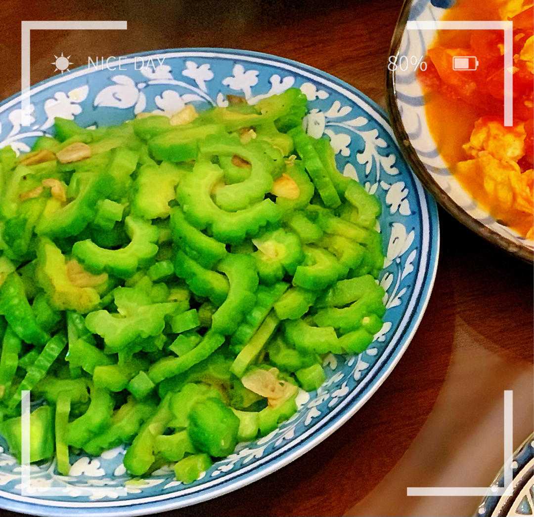 怎么把苦瓜炒又绿又熟？清炒苦瓜