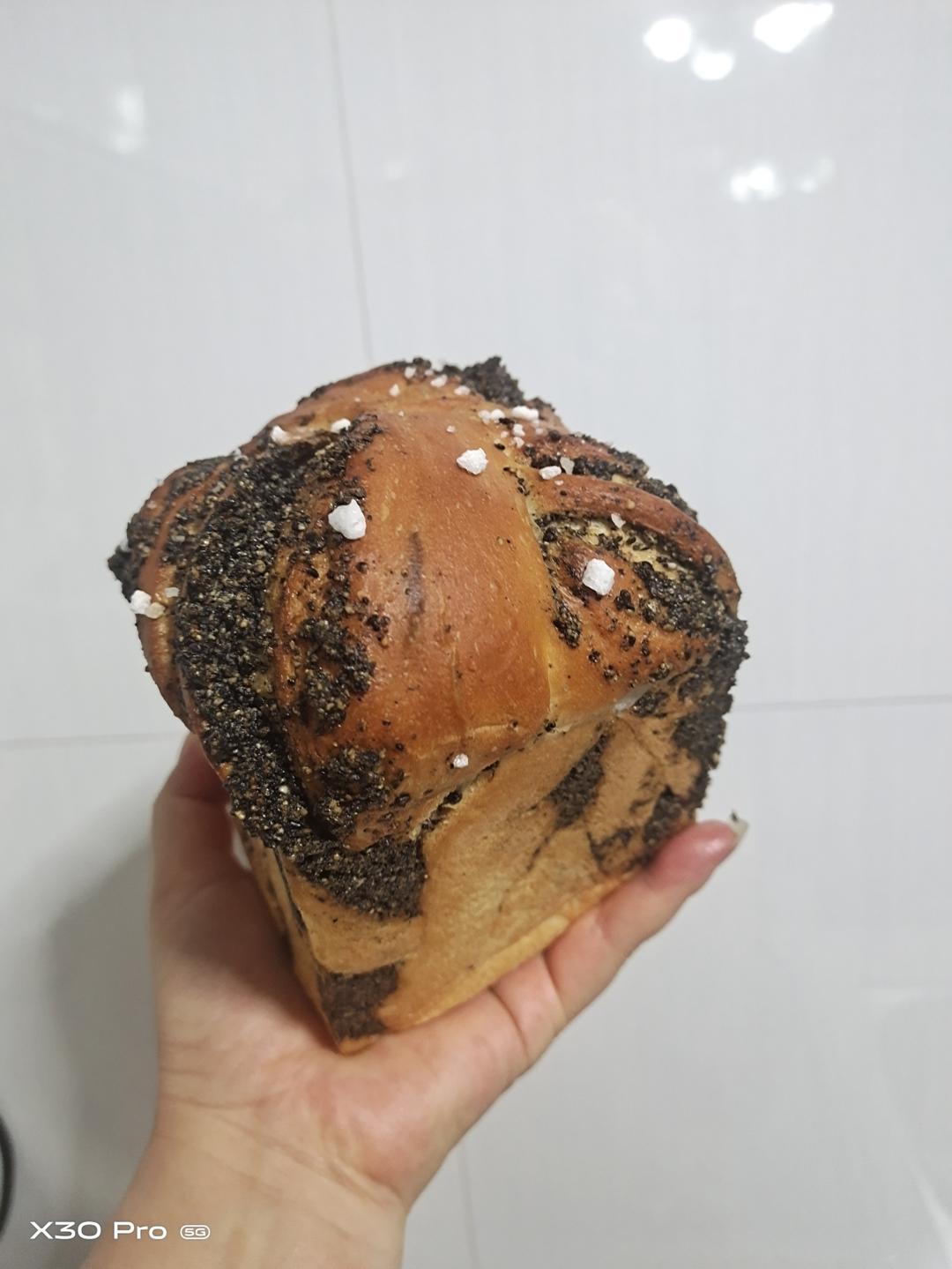 料多多系列--黑芝麻奶酥小吐司