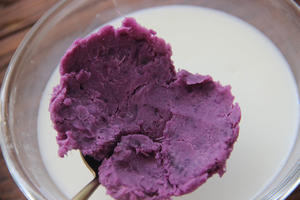 紫薯牛奶小方￨无敌好吃的做法 步骤1
