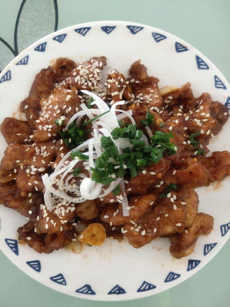 厨师长教你：“锅包肉”的家常做法，色泽金黄，口味酸甜！