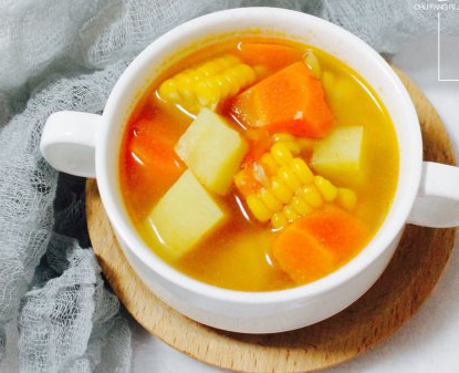 土豆胡萝卜玉米养生汤的做法