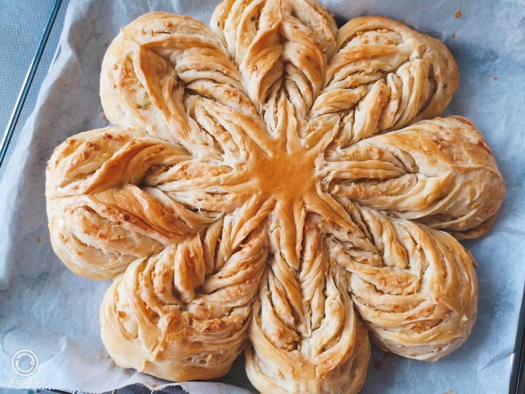 【小高姐】蒜香浓郁 造型优美 不用揉出手膜的面包