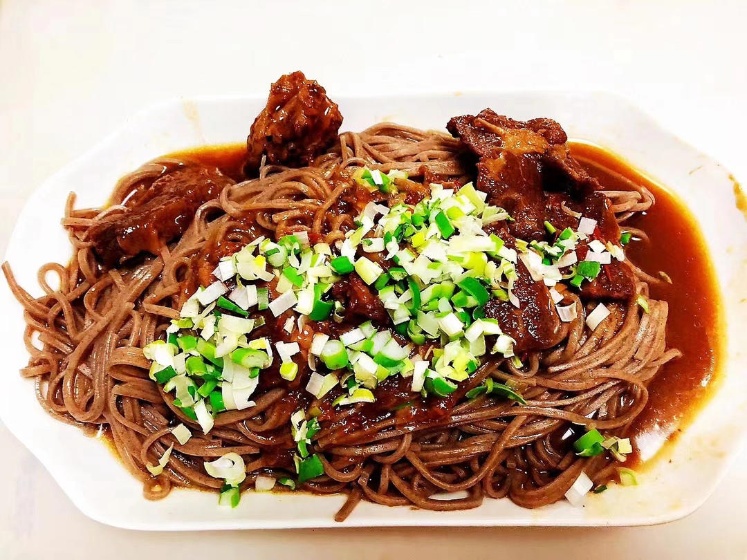 红烧牛肉荞麦面