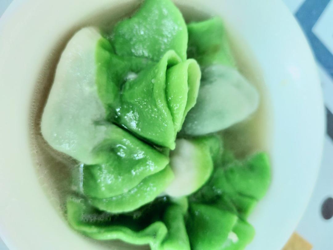 翡翠白玉白菜饺子详细版（附翡翠白玉白菜饺子包法，翡翠白玉饺子皮两种制法，面包机和面，翡翠白玉烧卖，各种馅料搭配）
