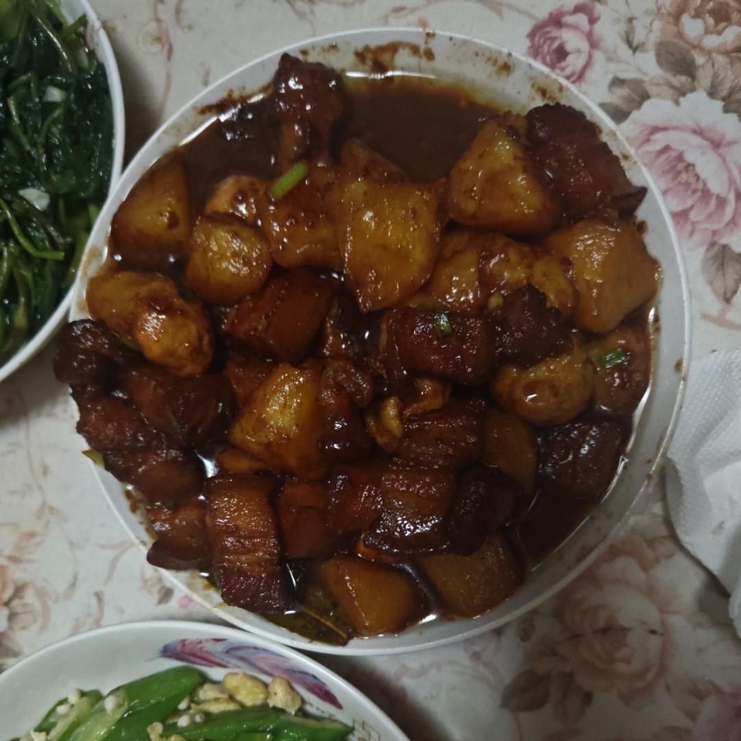 今天这个鹌鹑蛋红烧肉 简直不要太下饭了