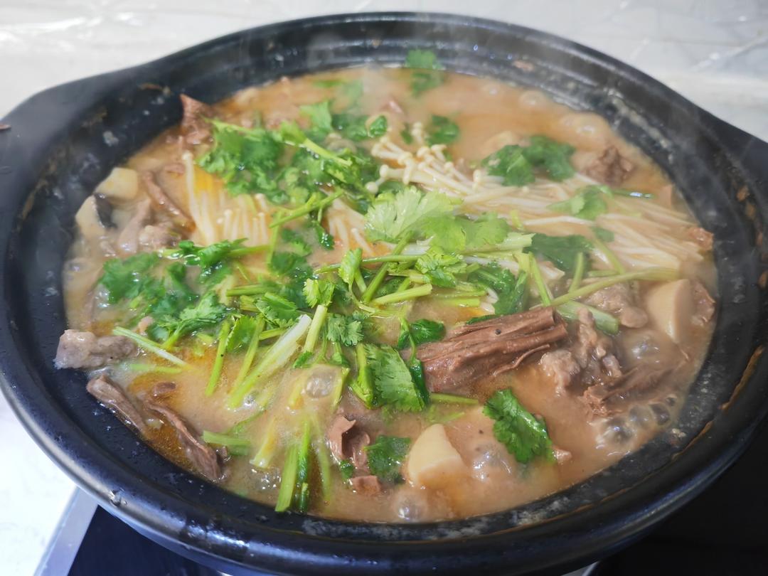 牛肉腐竹番茄煲