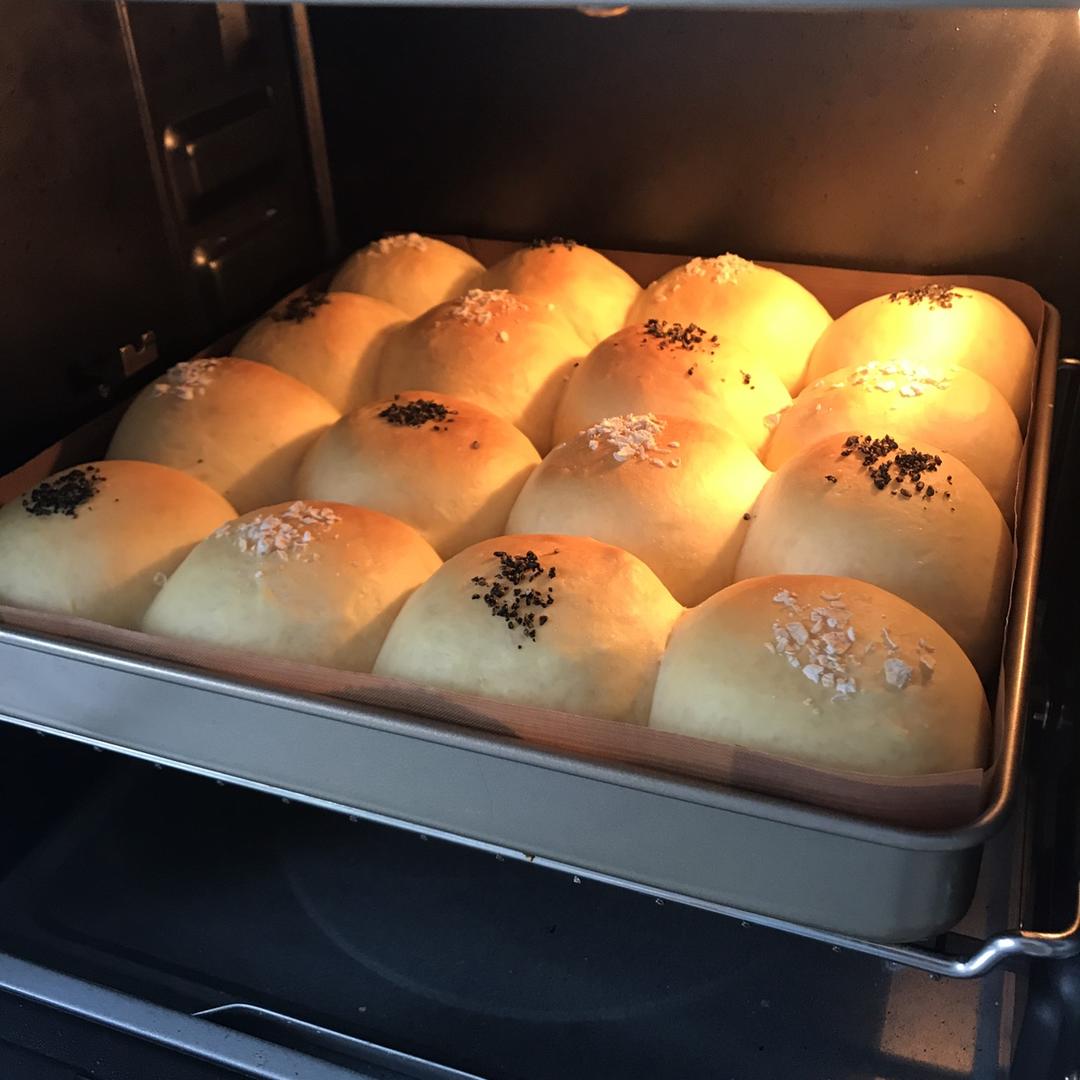 最好吃的餐包--鲜奶大餐包