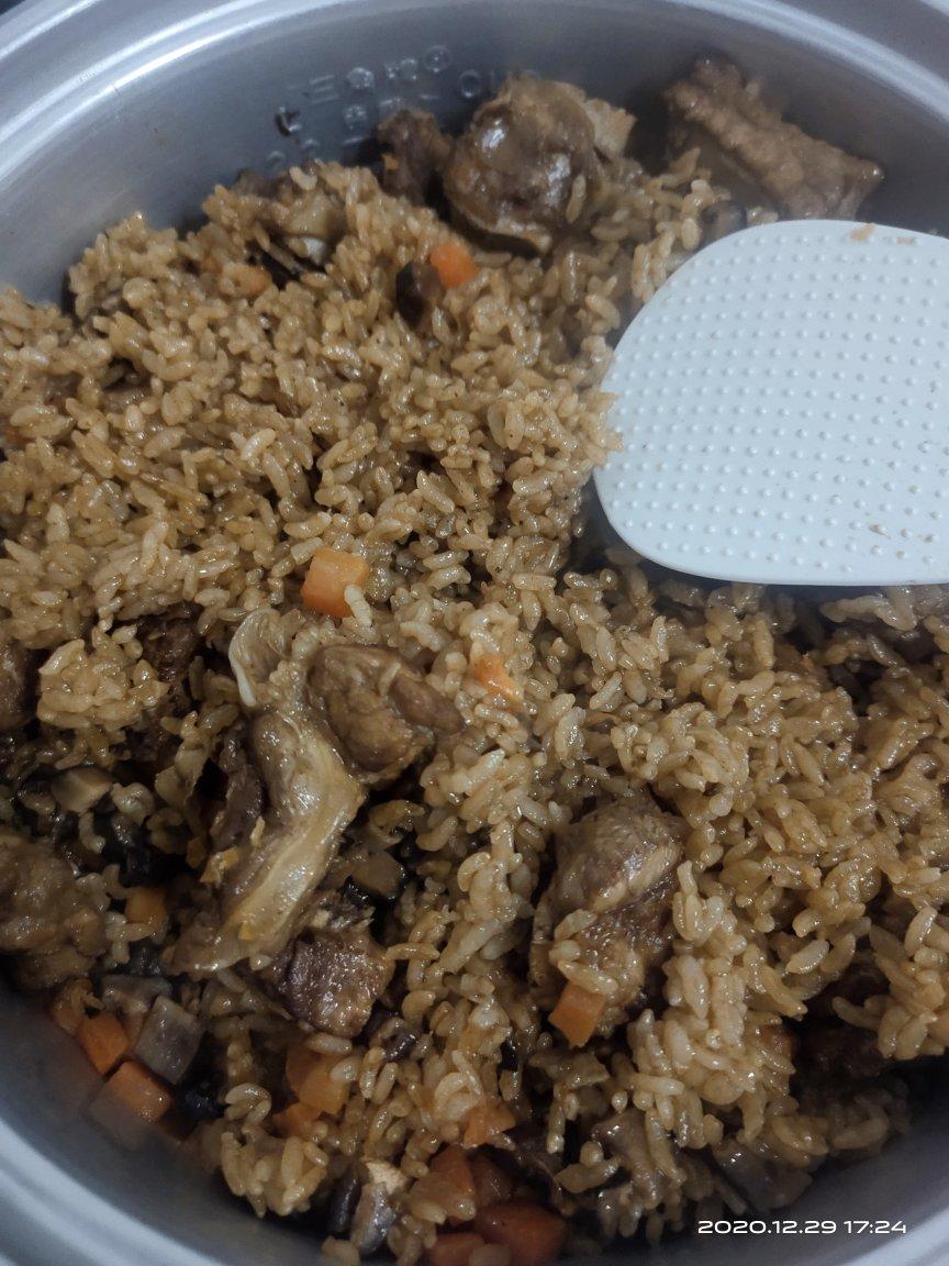 喷香排骨焖饭（爆好吃）