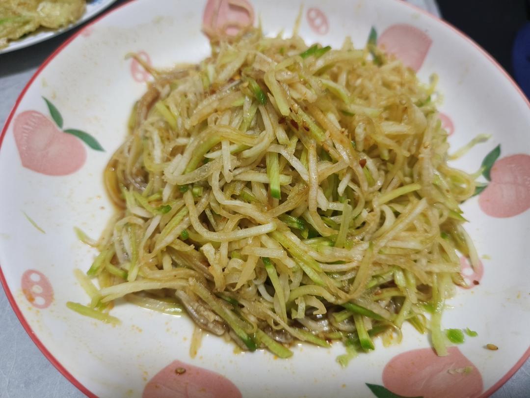 凉拌青萝卜丝