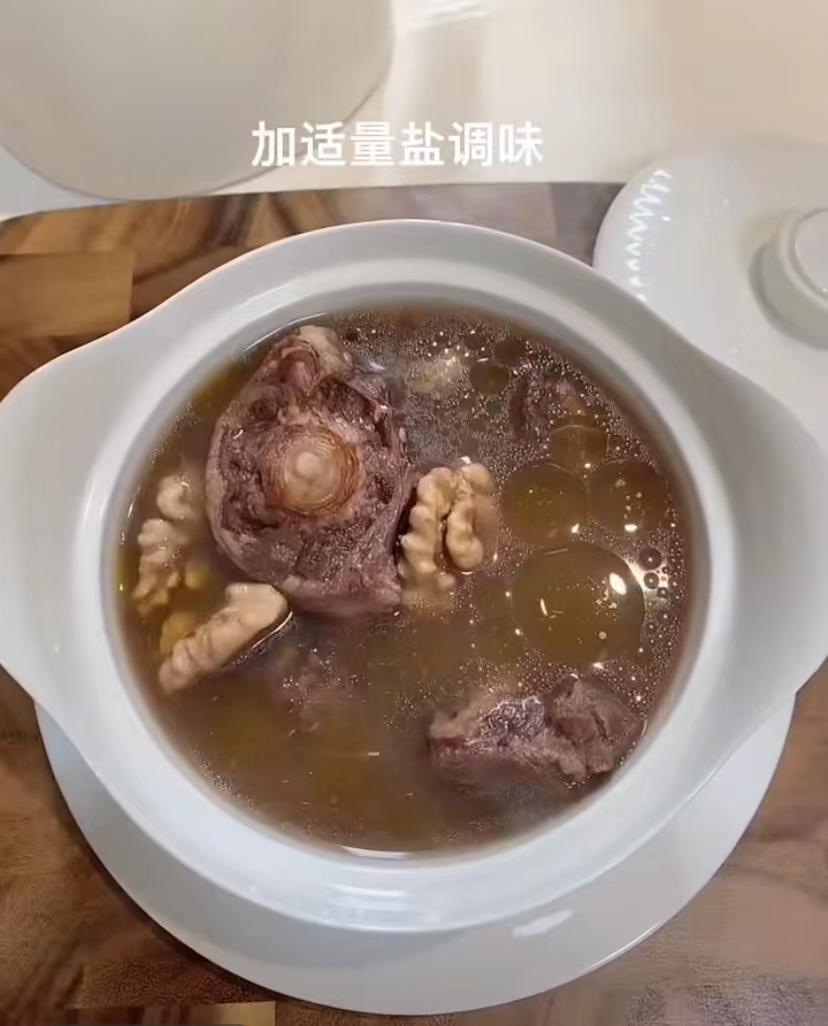 冬季补肾--牛尾骨黑豆汤的做法