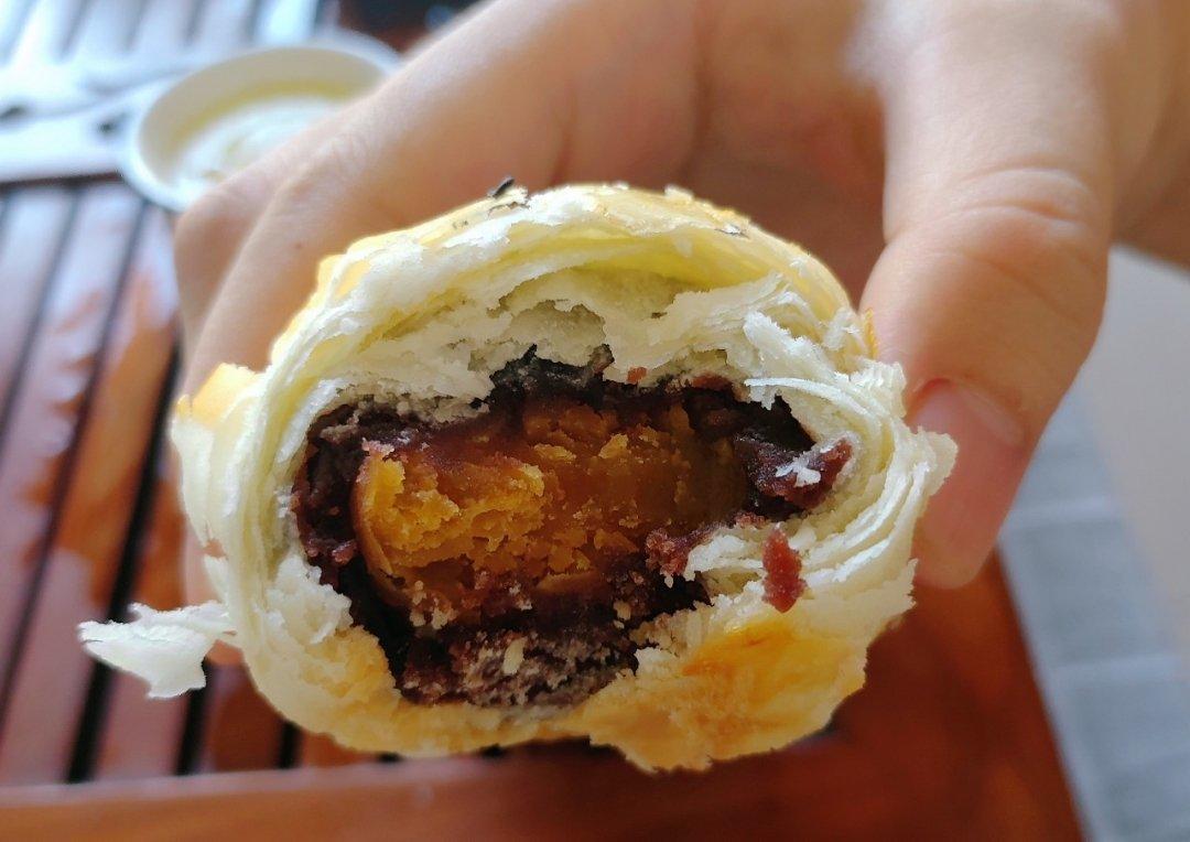 蛋黄酥（超详细步骤，附红豆沙馅做法）