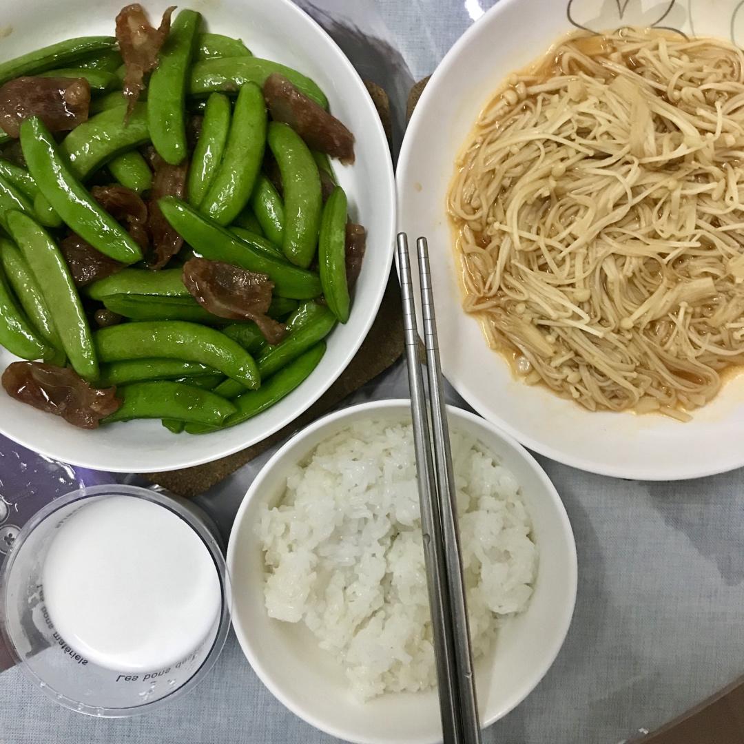 超脆爽的荷兰豆炒香肠