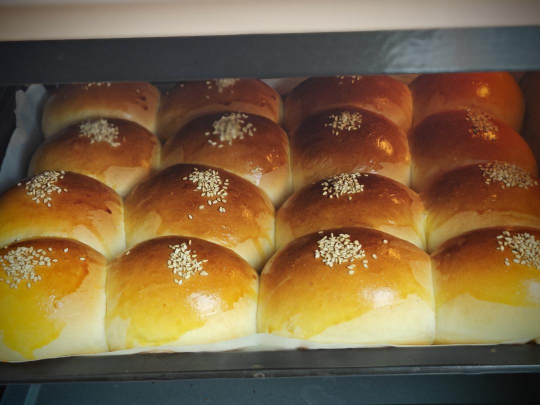 🥛超简单快手，柔软拉丝，一次发酵，牛奶小餐包