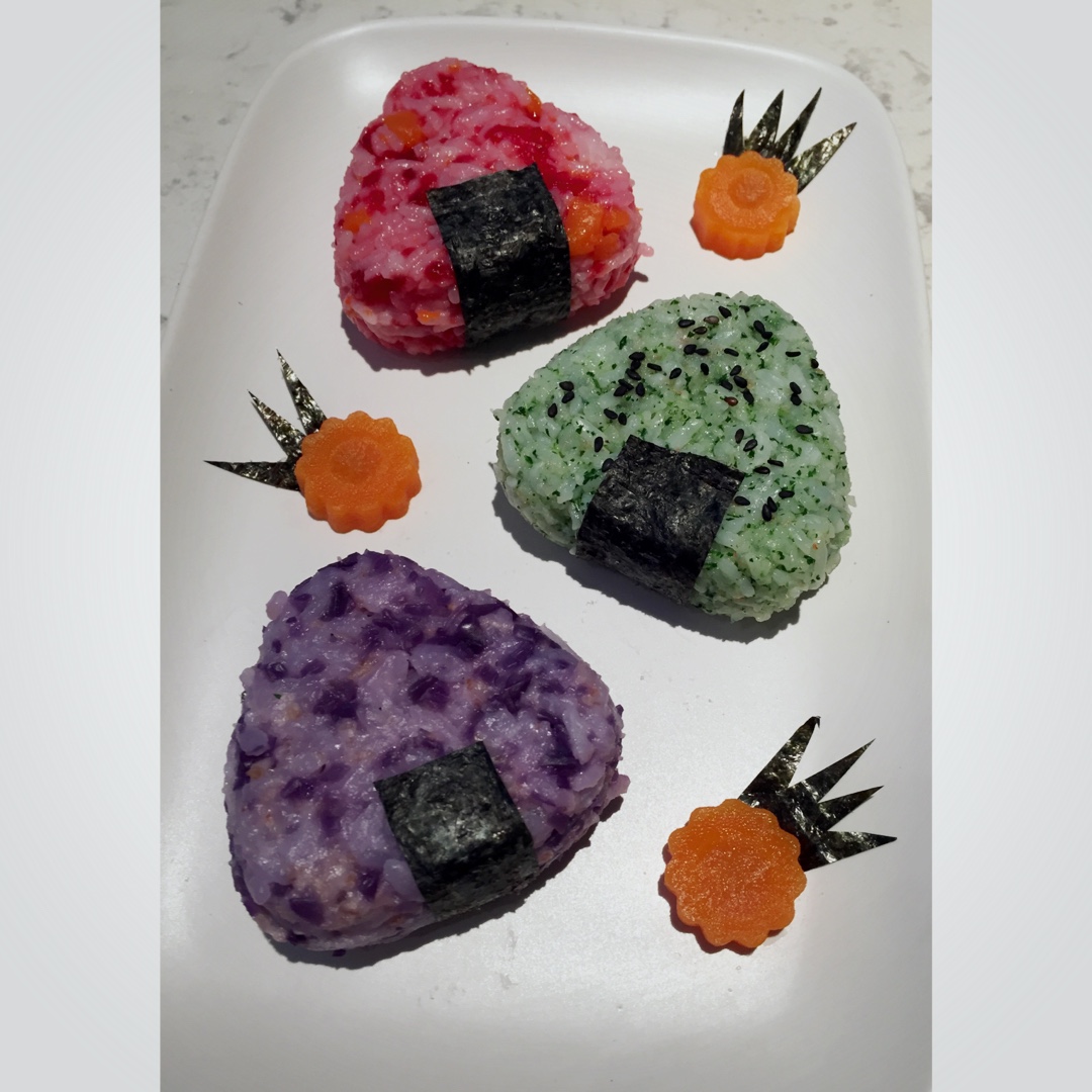 九七麻麻做的彩色糯米饭团