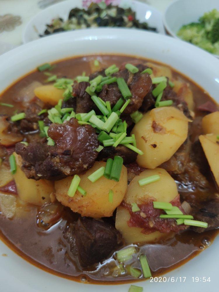 番茄土豆炖牛腩