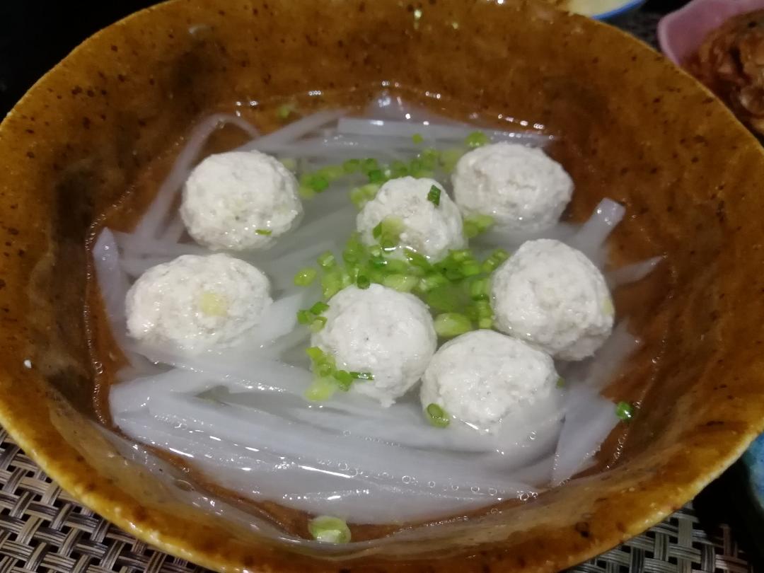 【10分钟系列】白萝卜豆腐圆子汤