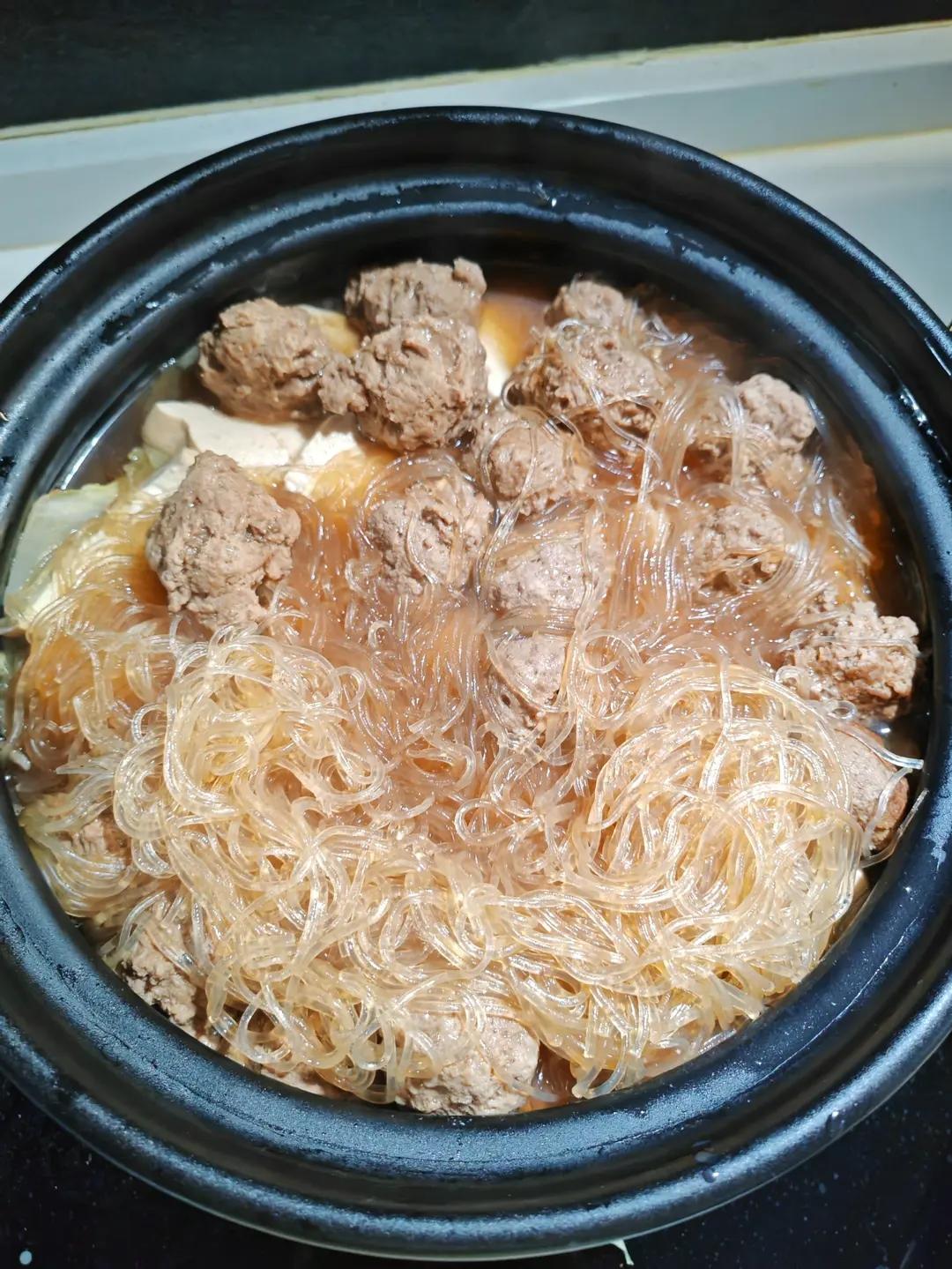 砂锅白菜丸子煲