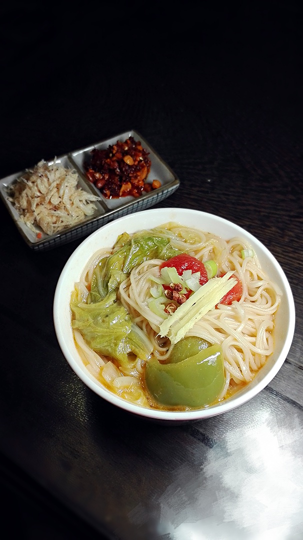 酒窝有盐做的葱爆面—就是汪涵在天天向上里面做的那个啦