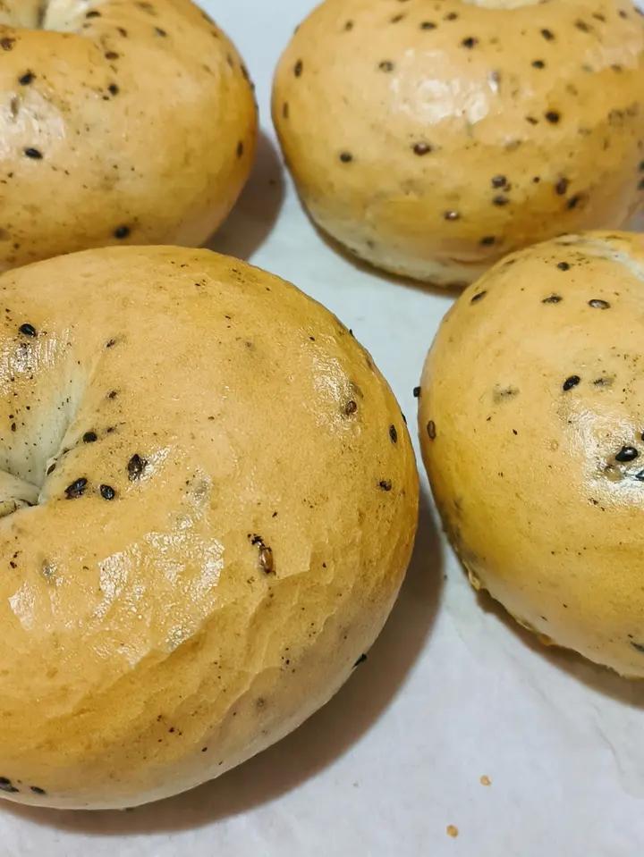 双倍黑芝麻奶酥贝果🥯一起吃养生贝果吧