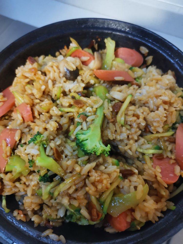 香肠煲仔饭