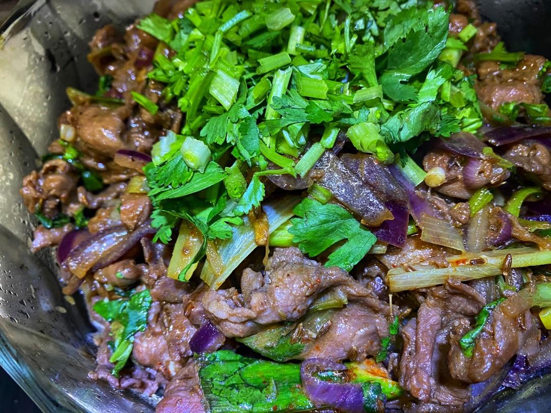 孜然羊肉炒洋葱